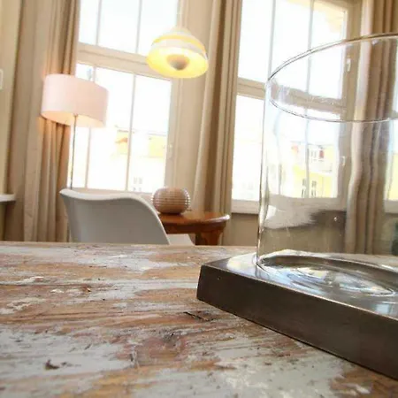 Anna Bansin, 5 Saphir Lejlighed *