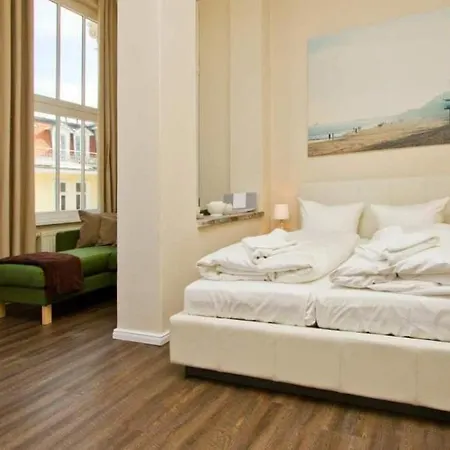 Anna Bansin, 5 Saphir Lejlighed *