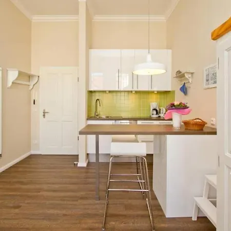 Anna Bansin, 5 Saphir 아파트 제바트헤링스도르프